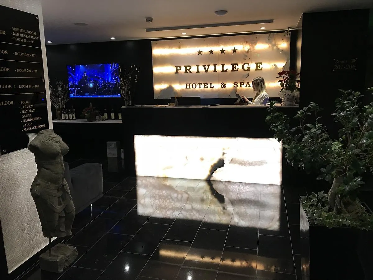 Privilege Hotel & Spa Farke e Madhe