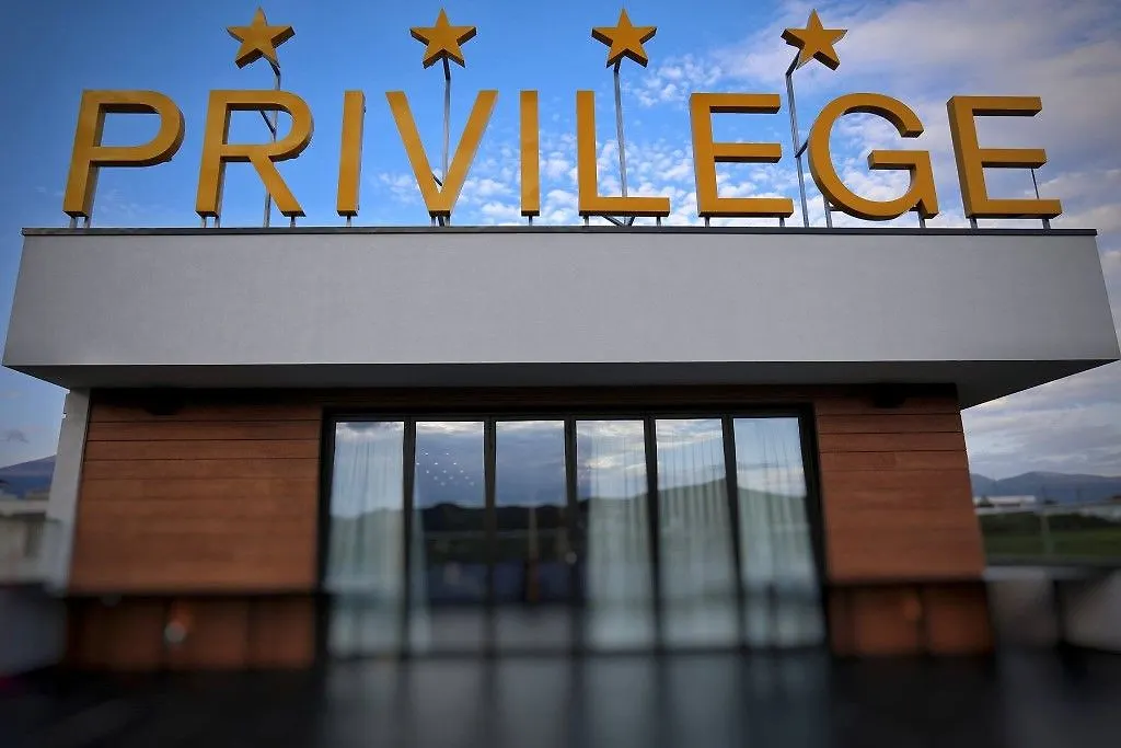 Privilege Hotel & Spa Farke e Madhe